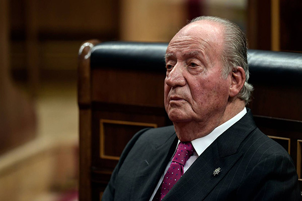 Fiscalía española investigará durante seis meses más al rey Juan Carlos