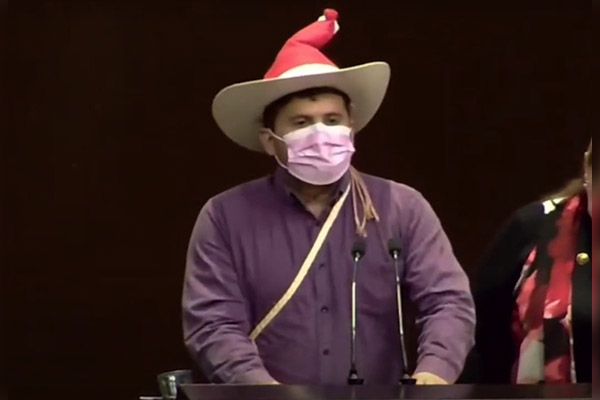 Diputado llama a no disparar al aire esta Navidad, mejor “dispárense en el fundillo”