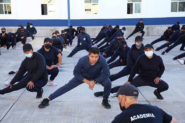 Eduardo Rivera Pérez supervisa formación física de cadetes de Policía Municipal