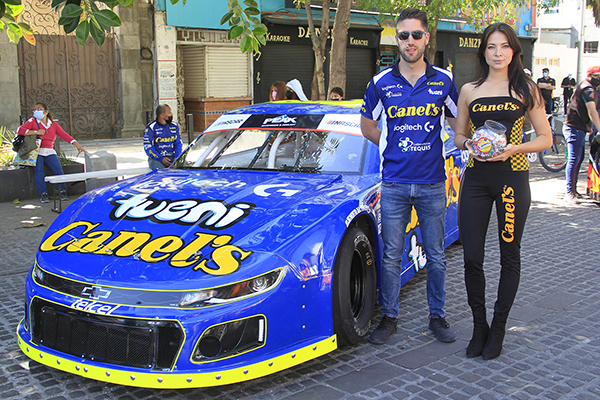 Presentes Rubén García y Alex de Alba en el “NASCAR FAN FEST” de Puebla