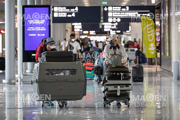 Francia anuncia nuevas restricciones de viaje