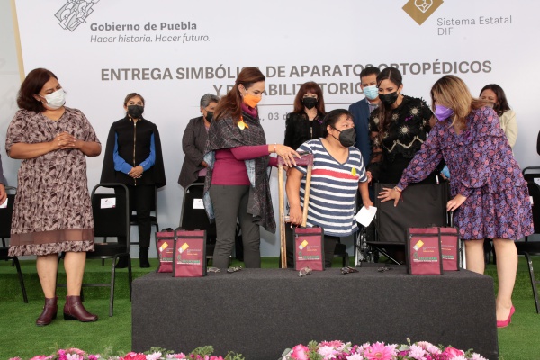 SEDIF beneficia a personas con discapacidad con entrega de aparatos