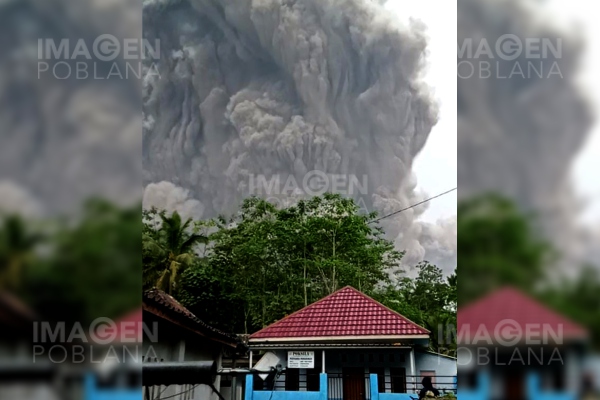 Erupción volcánica deja 13 muertos y 98 heridos en Indonesia