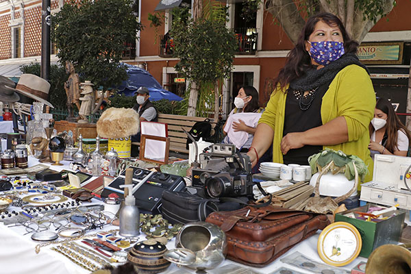 Presentan Feria de Antigüedades en “Los Sapos”