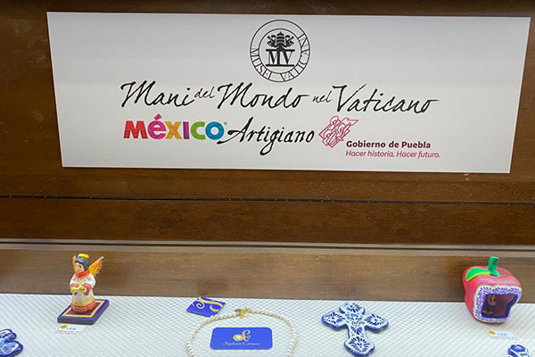 Promueve Gobierno de Puebla artesanías poblanas en el Vaticano