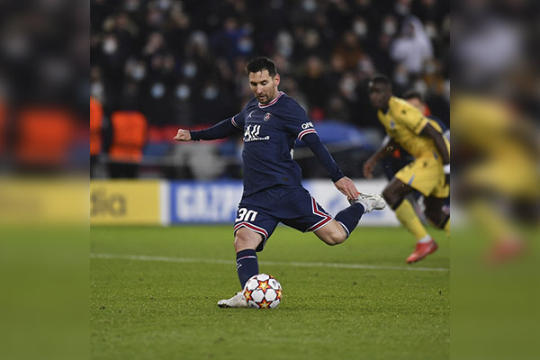 Hombre récord: Messi rompe marca de Pelé y empata a Ronaldo en victoria ante Brujas