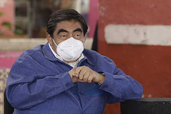 “No sean grillos”, dice Barbosa a morenistas por cobro de DAP