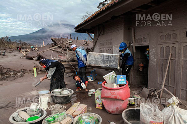 Asciende a 43 cifra de muertos por erupción de volcán Semeru en Indonesia