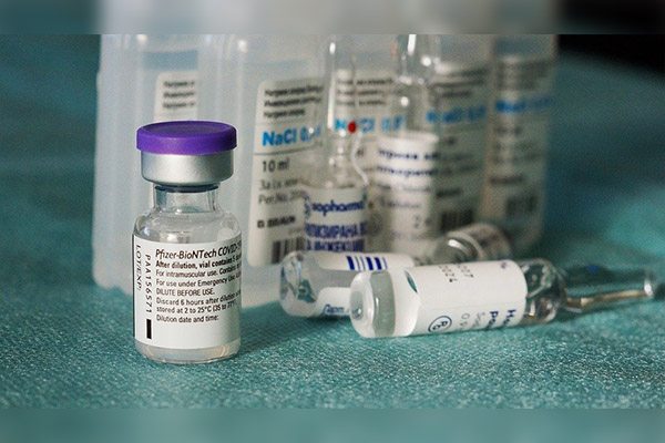 Ni dos ni tres; Pfizer ya piensa en la cuarta dosis de su vacuna para combatir a ómicron