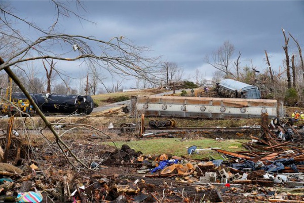 Ya son 70 los muertos por tornados en Kentucky; temen se llegue a 100