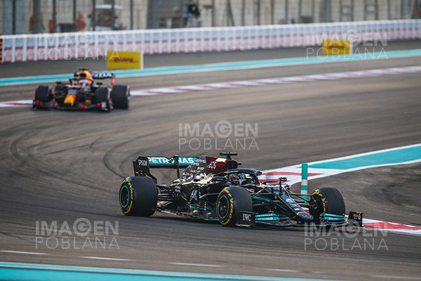 Hamilton acusó manipulación en plena carrera del GP de Abu Dhabi
