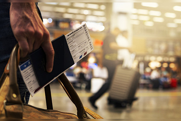 Italia se blinda ante ómicron: anula pasaporte covid y ordena pruebas a todos los viajeros