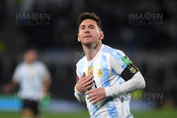 Messi manda mensaje a Agüero tras retiro forzado