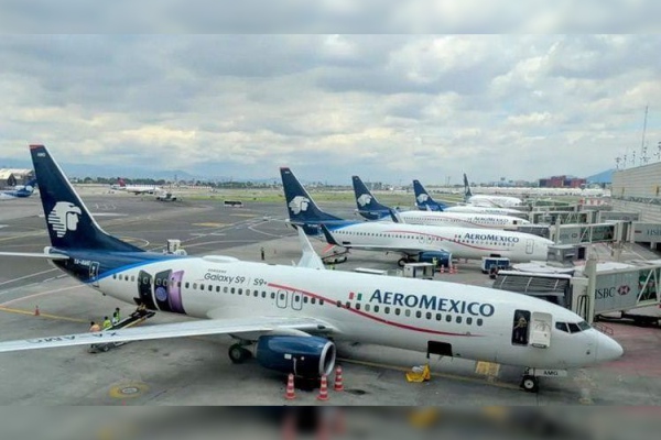 Aeroméxico sufre caída histórica en la Bolsa Mexicana de Valores