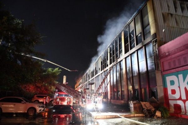 Cuatro menores fallecen por un incendio en Londres