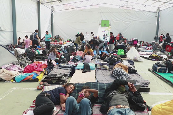 Caravana migrante permanece en México a la espera de solución jurídica