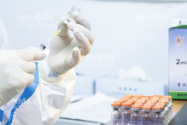 Moderna afirma que refuerzo de su vacuna eleva 37 veces protección contra ómicron