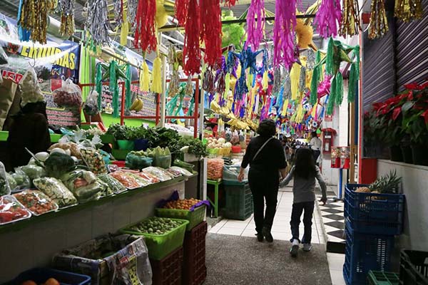 Ayuntamiento de Puebla promueve compras en mercados locales