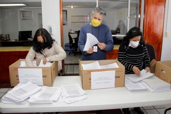 Solo se ha alcanzado el 39% de las firmas necesarias para la consulta de AMLO