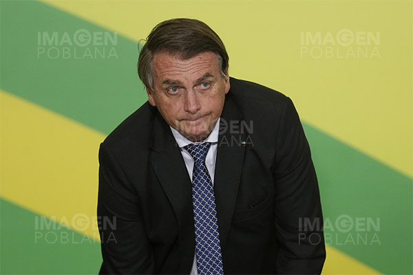 Bolsonaro dice que podría ser operado por una obstrucción intestinal