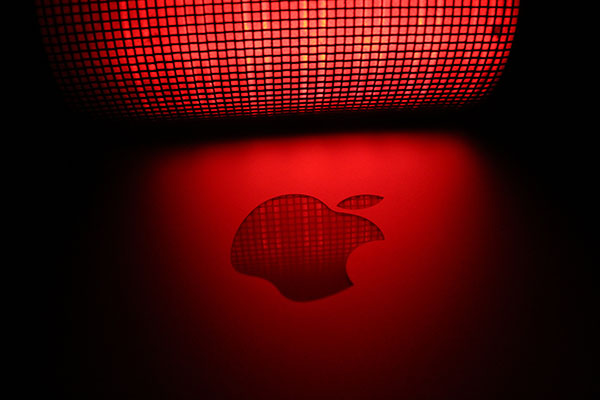 Apple supera brevemente la capitalización de 3 billones de dólares