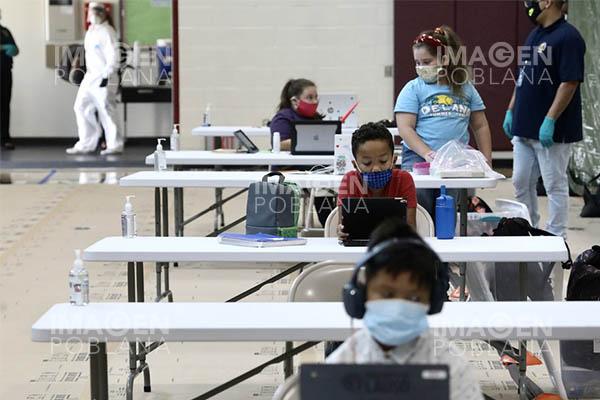 Cierran más de 3,000 escuelas en EU en primera semana de 2022 ante aumento COVID-19