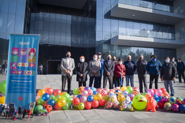 La BUAP comparte felicidad con niñas y niños de comunidades marginadas