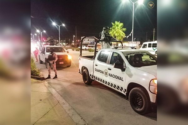 Detienen a presuntos responsables de abandonar un vehículo con cadáveres en Zacatecas
