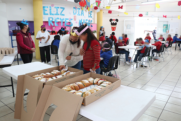 Viven niñas, niños y adolescentes del SEDIF la magia de "Reyes Magos"