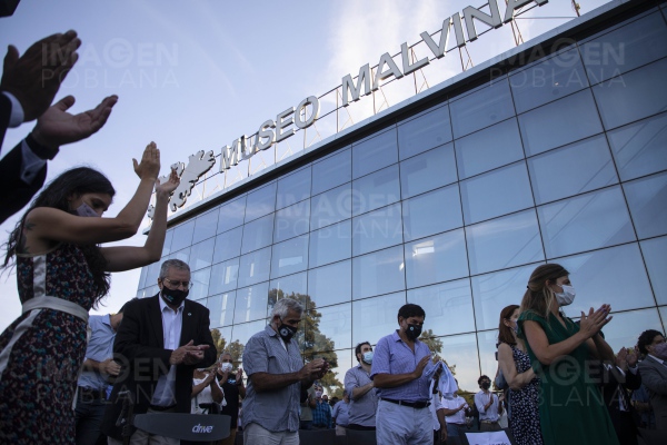 Argentina rechaza "amenazas beligerantes" de Reino Unido sobre Malvinas