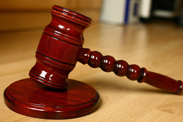 Demanda contra el príncipe Andrés se mantiene; enfrentará juicio por abuso sexual