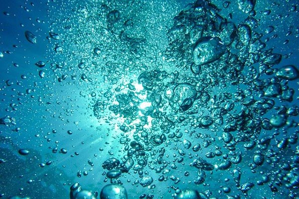 Científicos logran desalinizar agua de mar y convertirla en potable