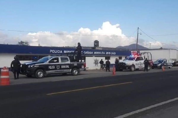 Sujetos asaltan comandancia de policía y se llevan un arsenal