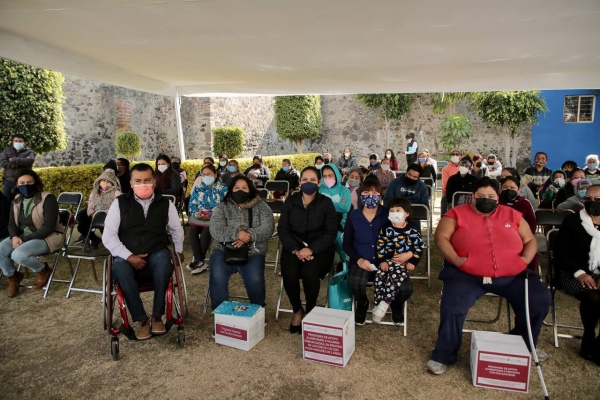 DIF de San Andrés entrega apoyos alimentarios a grupos vulnerables