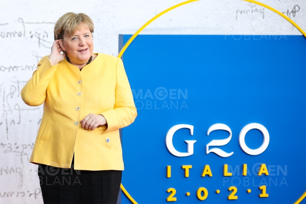 Ofrecen a Angela Merkel trabajo en la ONU