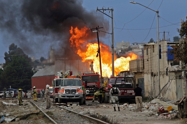 Envían al Cereso a tres responsables de la explosión en Xochimehuacán