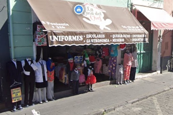 Maleantes allanan y saquean tienda de uniformes en el centro histórico