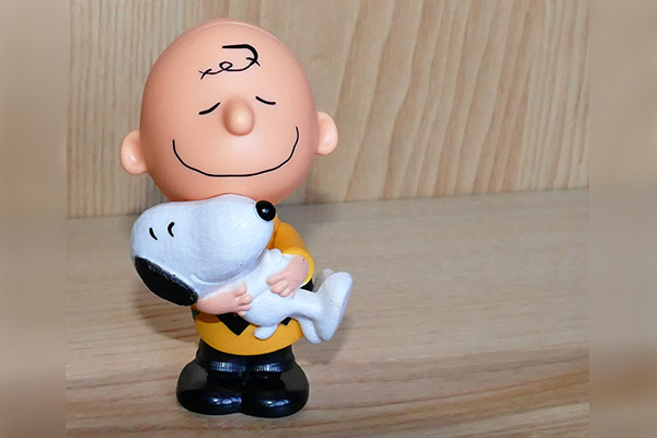 Se suicida el primer actor que dio voz a Charlie Brown; era bipolar y adicto