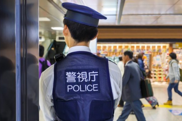 Tras once horas, la policía japonesa arresta a un hombre que mantenía rehenes