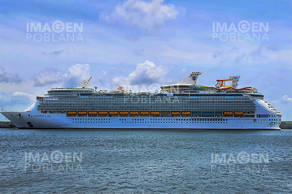 Compañía de cruceros noruega multada con 100,000 euros tras brote de covid