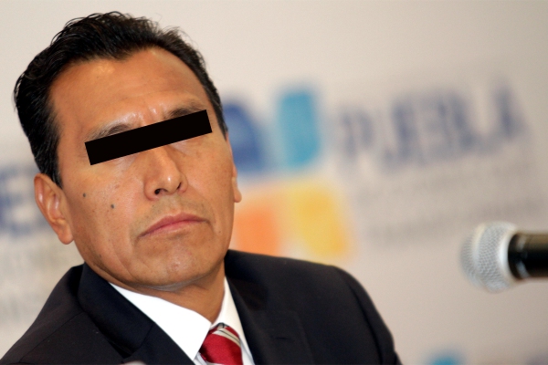 Él es Facundo R., el ex mando policiaco hundido en el escándalo