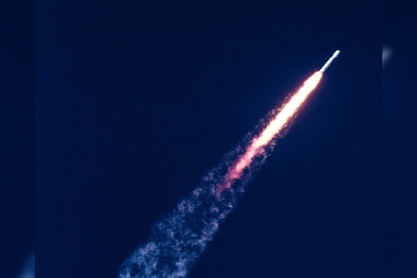 Todo sobre el cohete de Space X que chocará contra la Luna