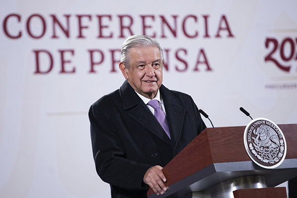 AMLO dice que su hijo, que vive en EU a todo lujo, no tiene contratos con Gobierno