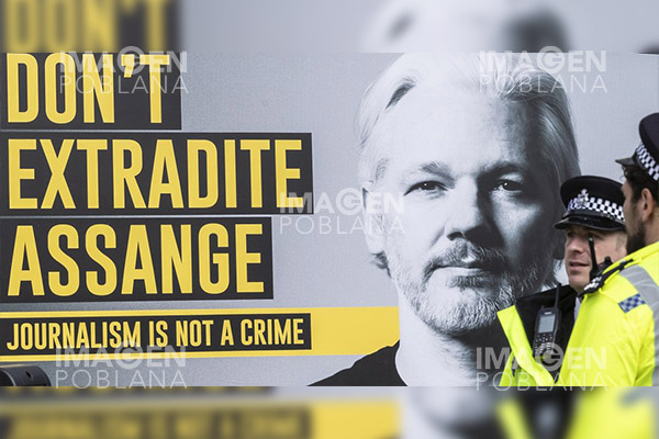 Diputados en Francia crean proyecto que busca conceder asilo político a Assange