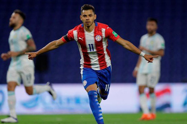 Cruz Azul confirma su “trabuco” con contratación del paraguayo Ángel Romero