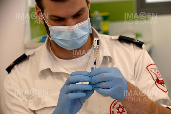EMA: Evidencia para recomendar segundo refuerzo contra COVID-19 es "insuficiente"