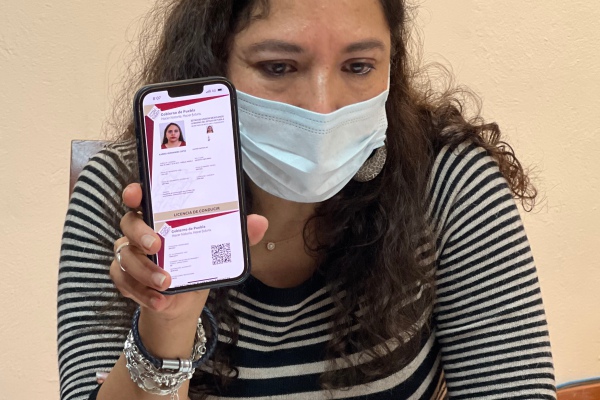 Gobierno de Puebla presenta el nuevo formato digital de la licencia para conducir