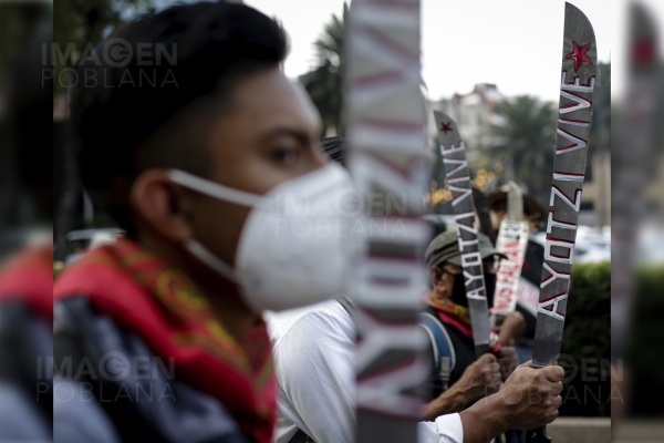 Normalistas de Ayotzinapa se enfrentan a la Guardia Nacional en Guerrero