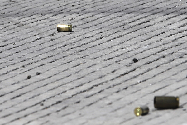 Acribillan a adolescente de 15 años en plena calle