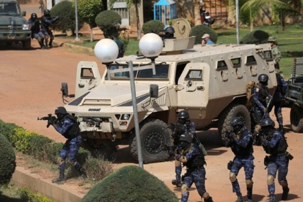 Militares de Francia y Burkina Faso matan a 40 terroristas